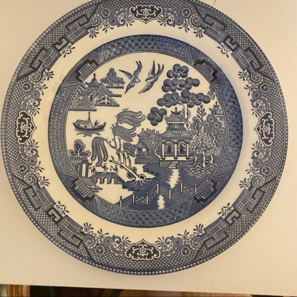 Vintage (1980s) Churchill China Blue Willow 10" diameter plate - Picture 2 of 11